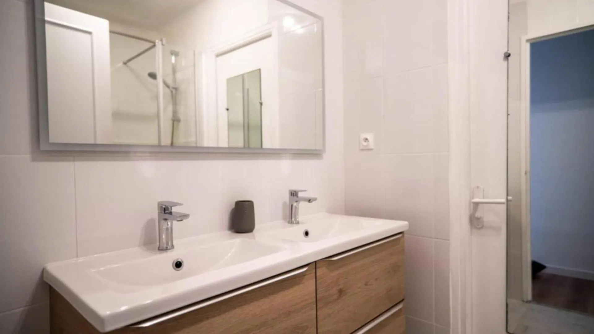 Magnificent Apartment Close To The Beach With Sea View Antibes 0*,