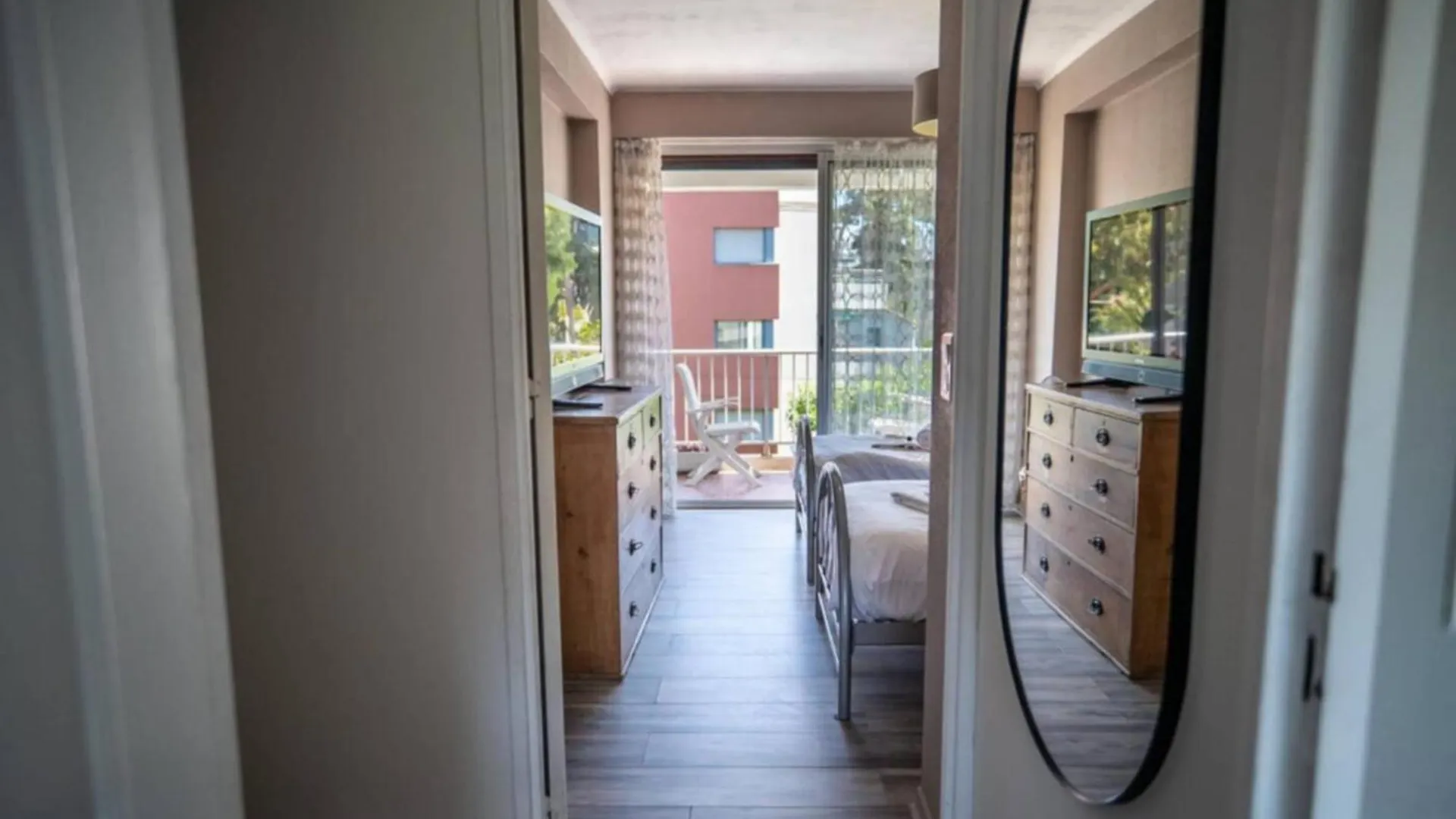 Magnificent Apartment Close To The Beach With Sea View Antibes