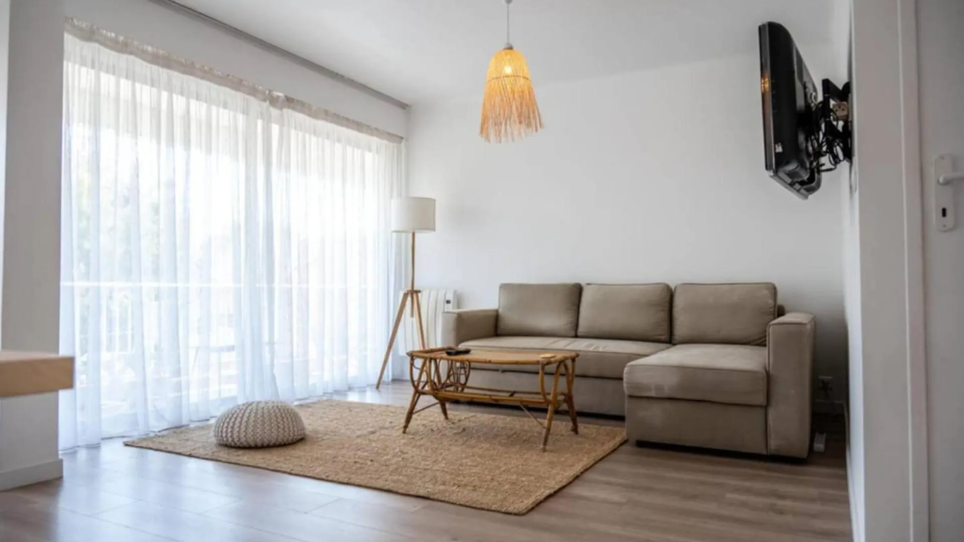 Magnificent Apartment Close To The Beach With Sea View Antibes
